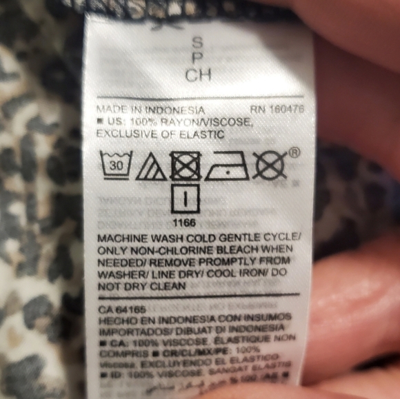 Old Navy Leopard Print Sun Dress - Size Small 100% Rayon - Picture 10 of 10